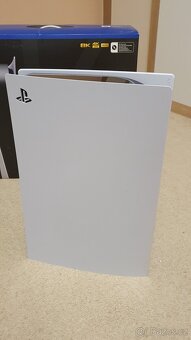 Playstation 5, ovladac dualsense a kabelaz. - 2