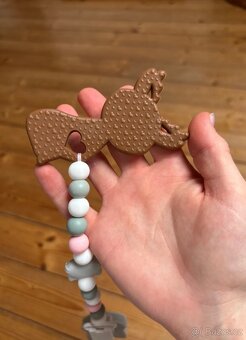 Kousátko na klipu 1 - 2