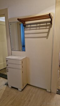 PŘEDSÍŇOVÁ STĚNA  - 20,30 LÉTA - 2