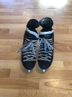 Brusle CCM Tacks 2052, vel. 35 - 2