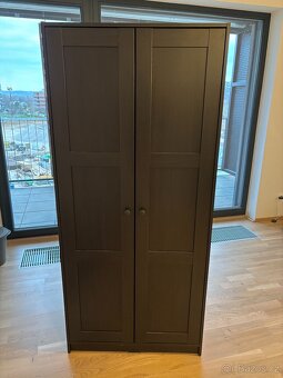 RAKKESTAD Šatní skříň/2 dveře, černohnědá - 2