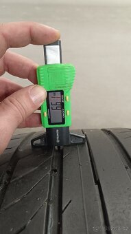 275/35/20 275/35 r20 - 2