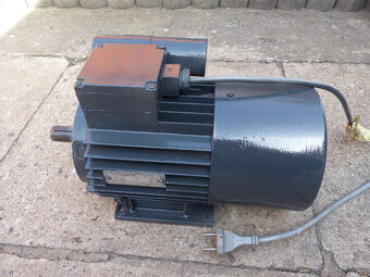 elektromotor O,75KW 1400 ot. 220v - 2