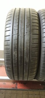 Pirelli P Zero 225/40 R19 93W 4-5mm - 2