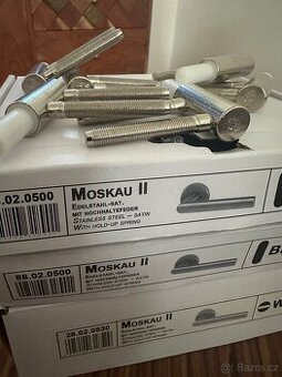 Tři kliky dveří na prodej - 2