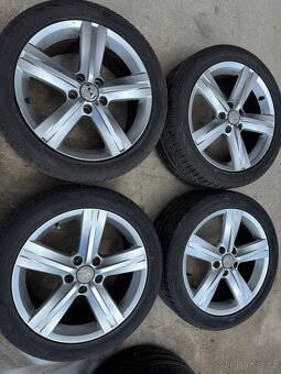 Sada kol 5 ks VW Passat B7 5x112 R17 235/45 R17 3AA601025E - 2