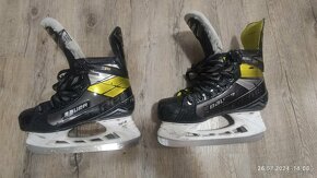 brusle Bauer Supreme 3S (HK) velikost 4,5 (EUR 38) - 2