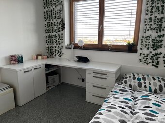 Dětský pokoj, stůl - 2