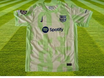 Raphinha zelený dres FCB - 2