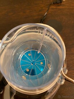 Elektrický odšťavňovač - 2