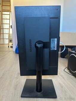 Samsung SyncMaster F2380 - LCD Monitor - 23" - černá - 2