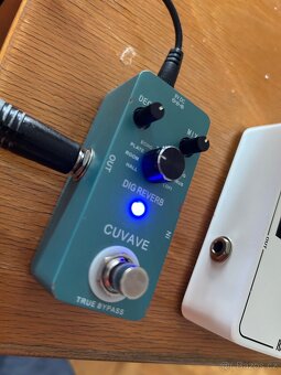 Kytarove efekty pedaly delay reverb revolution - 2