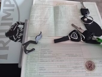 Prodám Triumph Speed Triple 675 - 2