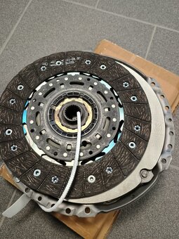 Spojková sada se setrvačníkem LUK Škoda Superb 2.0 TDI - 2