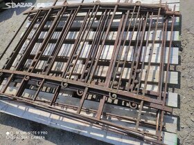 Staré železné zábradlí, plot, balkonové zábradlí, 3 ks - 2