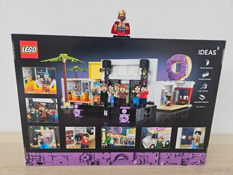 LEGO Ideas 21339 BTS Dynamite - 2