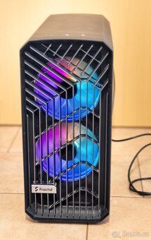 Prémiový herní PC s vodním chlazením - 2