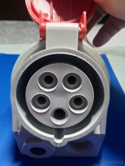Prodám zásuvku na 380V,16A - 2