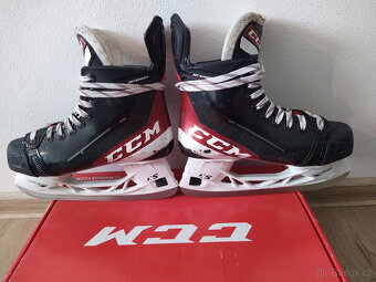 Prodám brusle CCM JetSpeed FT485 4.5/38 - 2