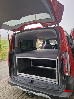 Spací vestavba Ford Tourneo/Transit custom od 2023 - 2