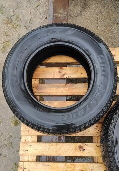PNEU 275/65 R17 - 2