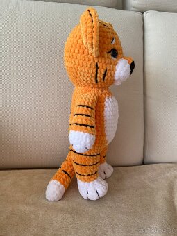 Háčkovaný TYGŘÍK - 2