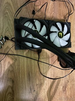 GIGABYTE AORUS WATERFORCE 280 socket am5 - 2