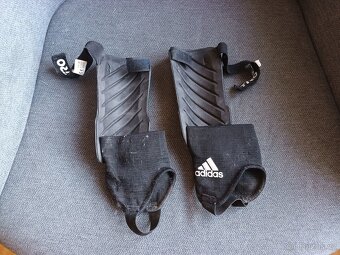 Dětské chrániče holeně Adidas TIRO asi 8-10 let S - 2