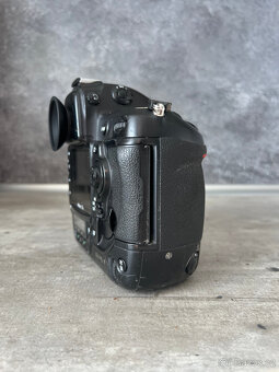 Nikon D3S - 2