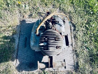 Motor nejspíše Velorex - 2