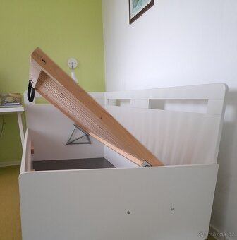 Bílá jednolůžková postel s úložným prostorem - 2