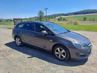 Opel Astra J kombi 1,4 - 2