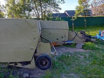 Vysokotlaký lis K454 na malé balíky sena/slámy - 2