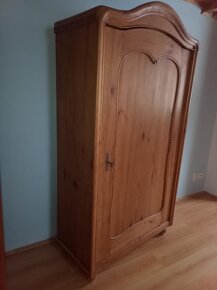 STAROŽITNÉ TRUHLY A SKŘÍNĚ - 2