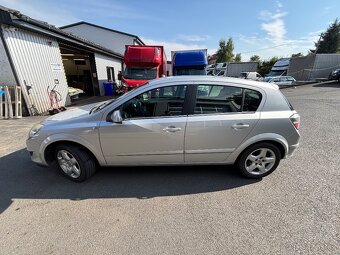 Opel Astra - 2