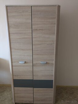 Prodám postel skříň stůl - 2
