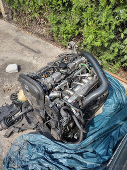 Motor s manualni převodovkou Volvo 2.4T B5244T - 2