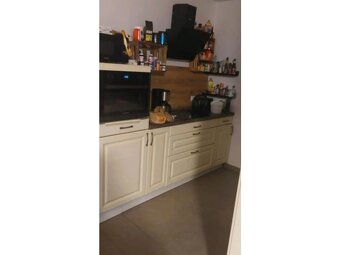 Krémová venkovská kuchyně s vestavěnými spotřebiči,5573 - 2