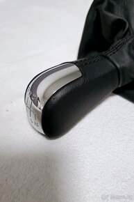 NOVÁ ORIGINÁL Řadící páka kůže Škoda Octavia II / Yeti - 2