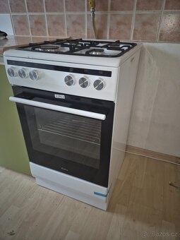 Plynový sporák Amica SP 14 EDW (el. trouba) v záruce - 2