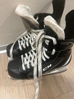 Brusle CCM 9040 vel. 38 - 2