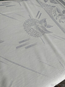Bílý damaškový ubrus - 2