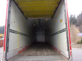 Pronajmu v oploceném areálu skřínový návěs izolovaný - 2