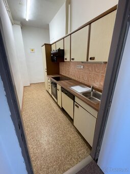 Byt 2+1 45 m po rekonstrukci - nezařízený - jen kuch. linka - 2