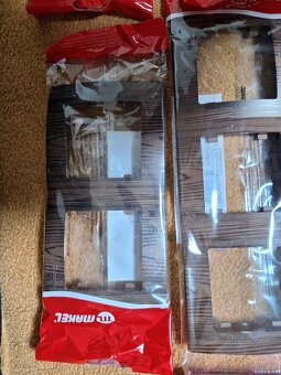 Vypínače a zásuvky - 2