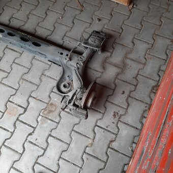 Škoda Scala - kompletní zadní náprava - 2