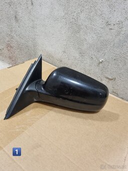 Zrcátka různé barvy na VW Passat B5.5 - 2