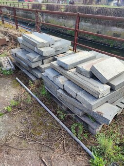 OBRUBNÍKY - ŽULA - 2