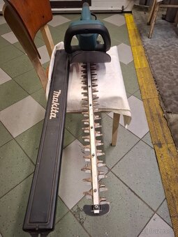 Nůžky na živý plot - 2