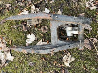 kyvná vidlice xb33 - 2